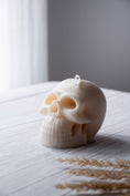 Load image into Gallery viewer, Skull Head Soy Candle
