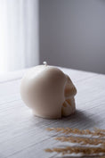 Load image into Gallery viewer, Skull Head Soy Candle