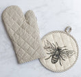 Load image into Gallery viewer, Oven Mitt & Pot Holder Set, Bee
